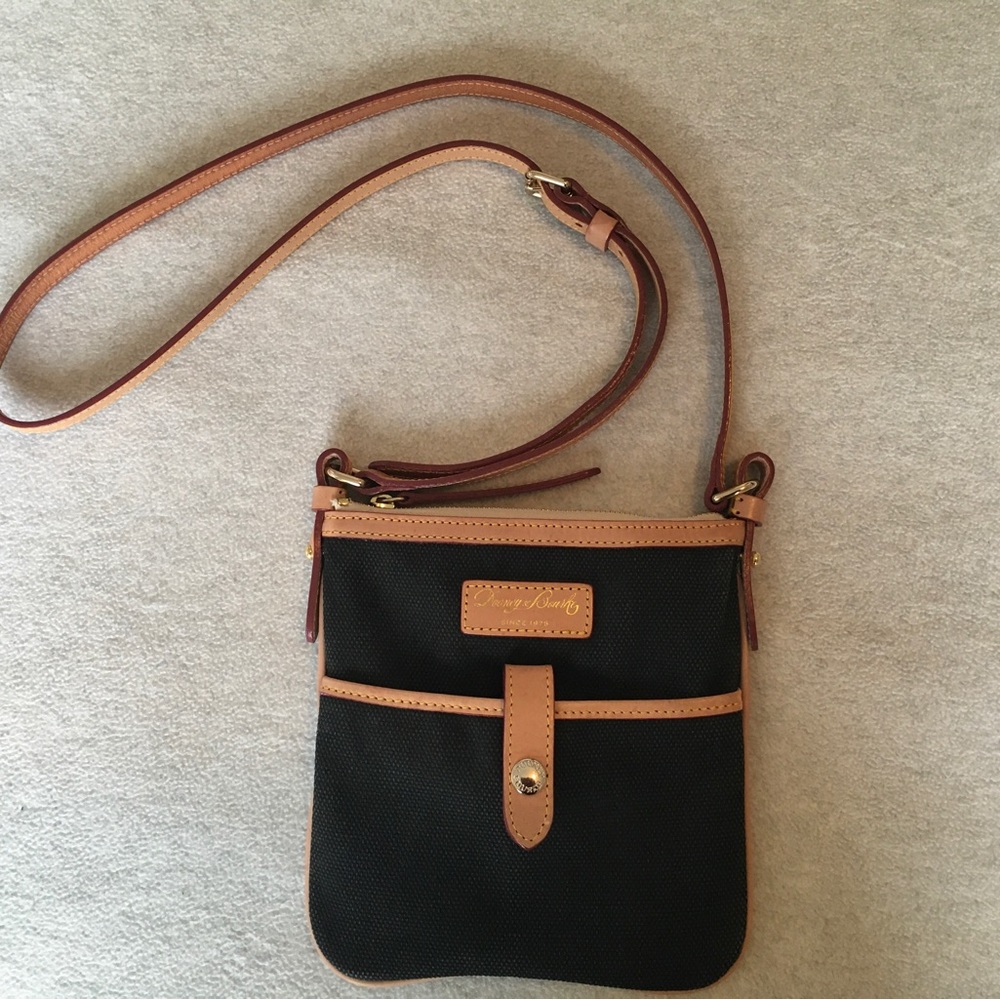EUC VTG Dooney & Bourke Black Canvas British Tan Leather Small Cross Body Bag